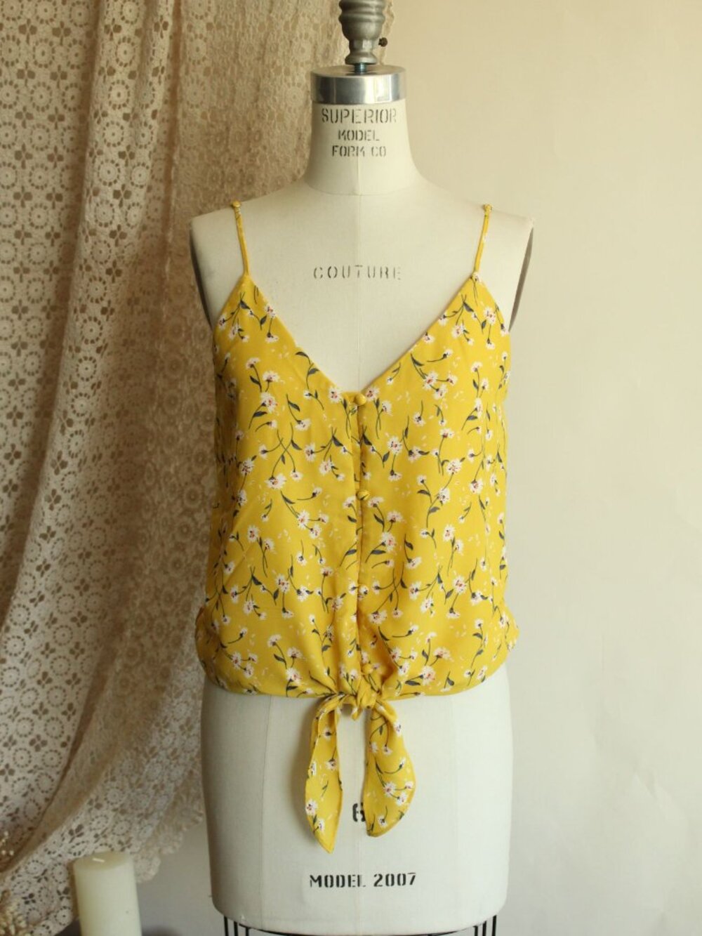 Sienna Sky Womens Top, NWT, Size Medium, Yellow Floral Tie-Front Sleeveless, - Picture 2 of 12